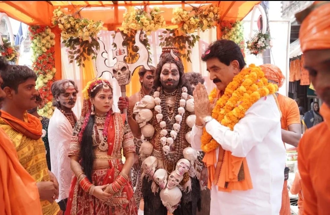 फूलों की बारिश के बीच ज्ञान प्रकाश सिंह ने किया कांवड़ यात्रा का शुभारंभ