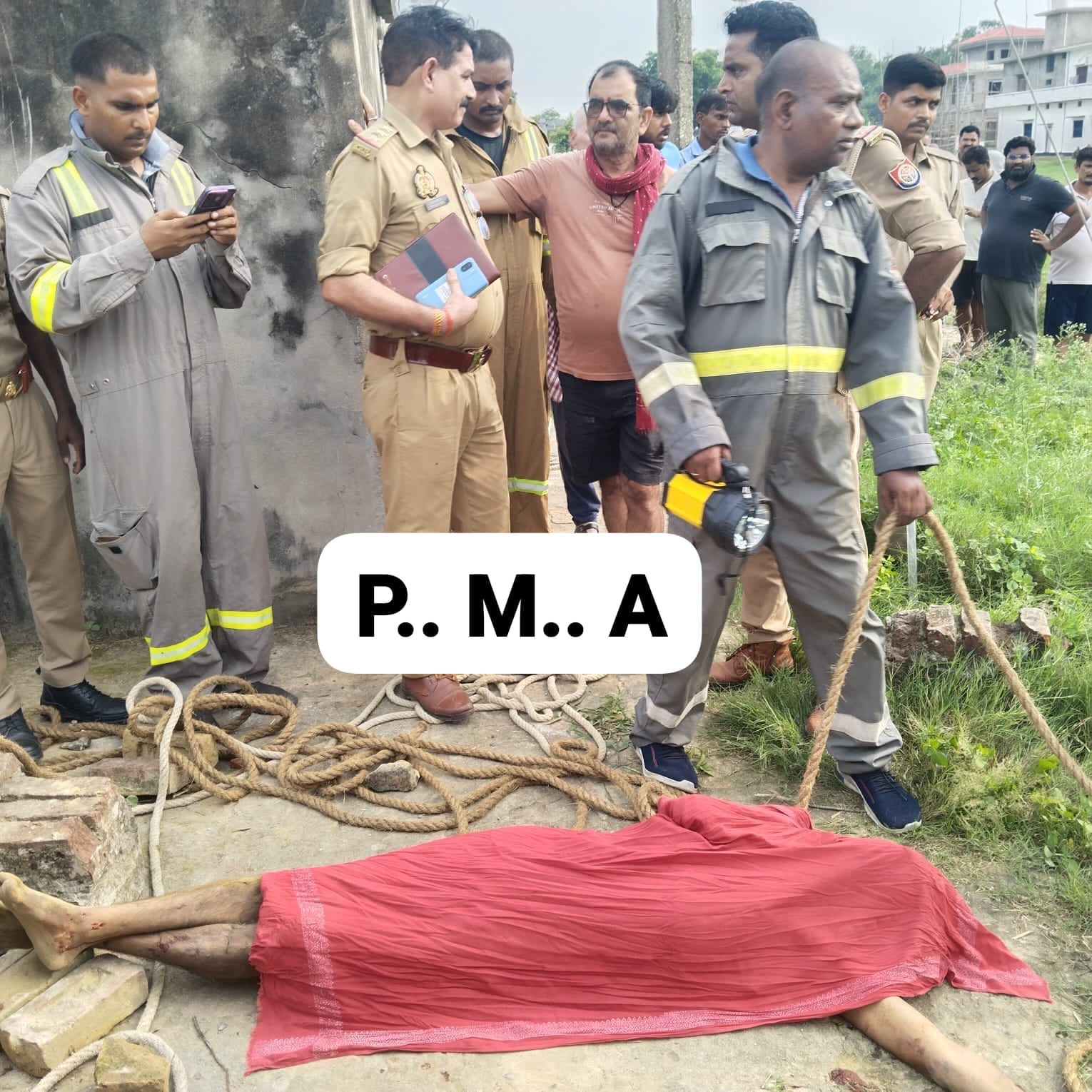 कुएं में मिला अधेड़ का शव, इलाके में फैली सनसनी